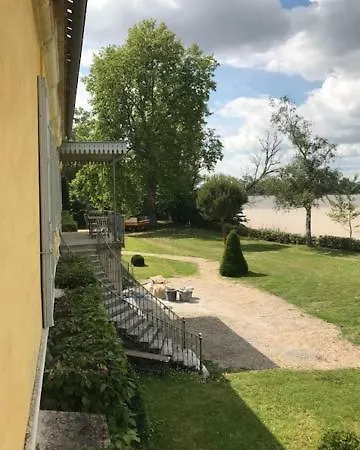 Chateau De L Hermitage Villa Izon
